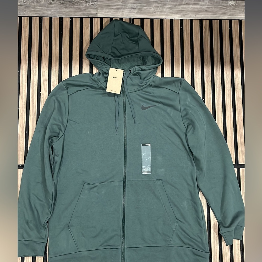 Men's Dri-FIT Hooded Fitness Full-Zip Hoodie
Size L  
R.D.